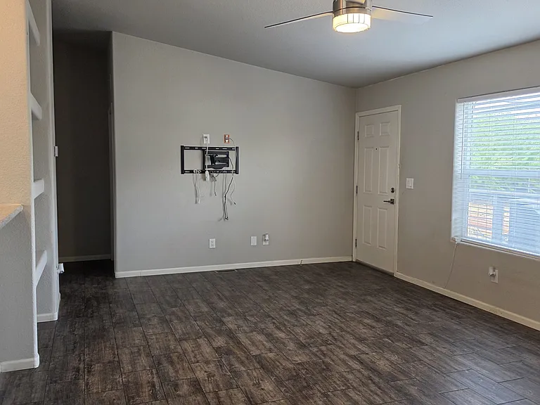 42330 N 3rd St #2 — Photo 5