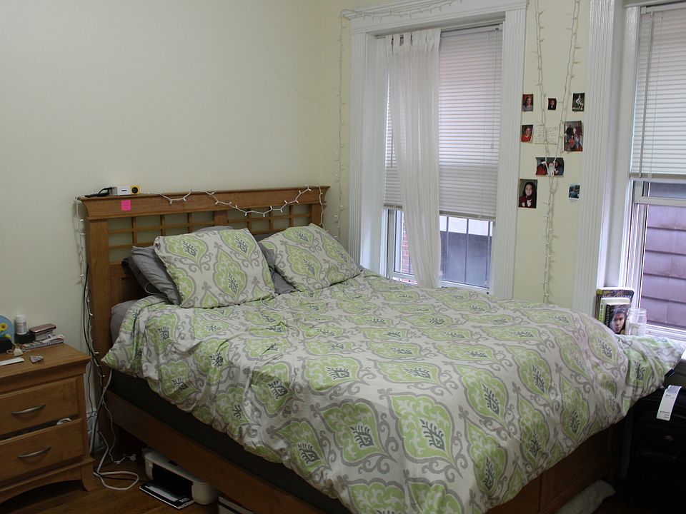 1st image of 463 Park Dr APT 13