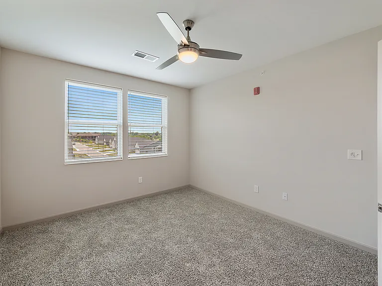 19Nineteen Promenade — Photo 99