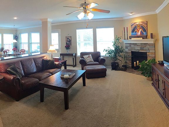 3rd image of 2204 Malone Dr