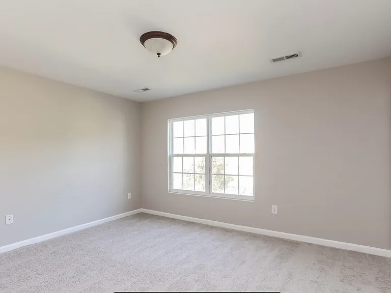 5008 Miller Dr — Photo 12