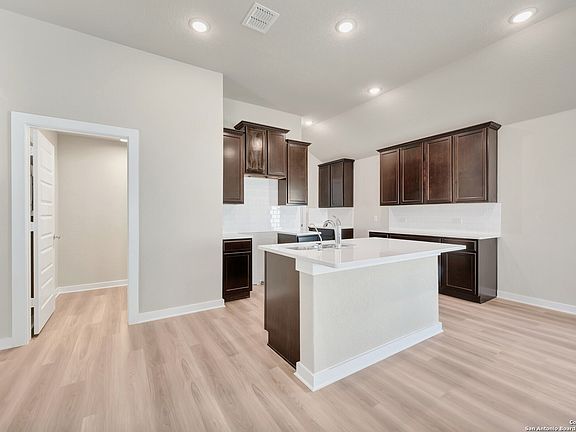 4th image of 6220 Persimmon Lake