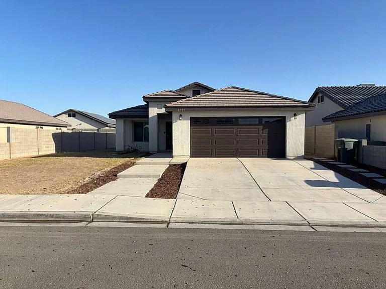 8735 E 41st Pl — Photo 1