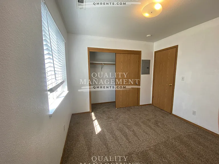 920 N Horton St — Photo 8