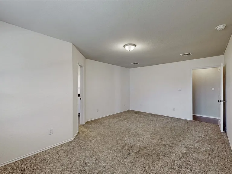 815 Heritage Dr — Photo 17