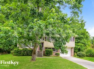 5674 Sandhurst Dr, Forest Park, GA 30297
