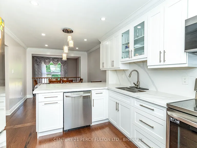 350 Camelot Ct #38 — Photo 10