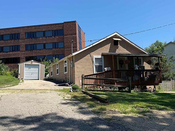 3rd image of 3180 Sheridan Rd