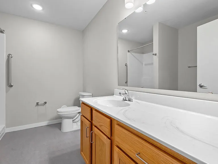 Coral North Apartments — Photo 15