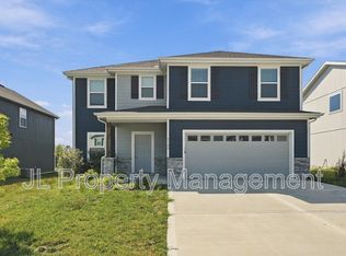 9135 SW 2nd St, Lees Summit, MO 64064