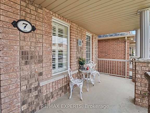 3rd image of 7 Cornerstone Rd