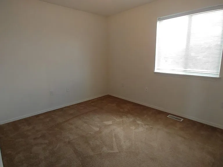 1050 SW Lost Trail Dr — Photo 5