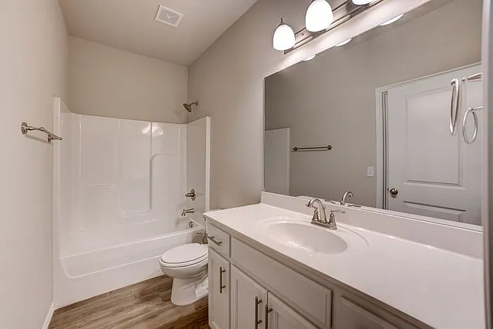 2421 W Imperial Ct — Photo 24