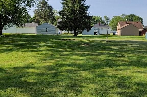 4th image of 10641 Lawndale Dr