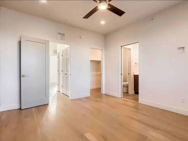 5469 S Curtice St #H — Photo 13