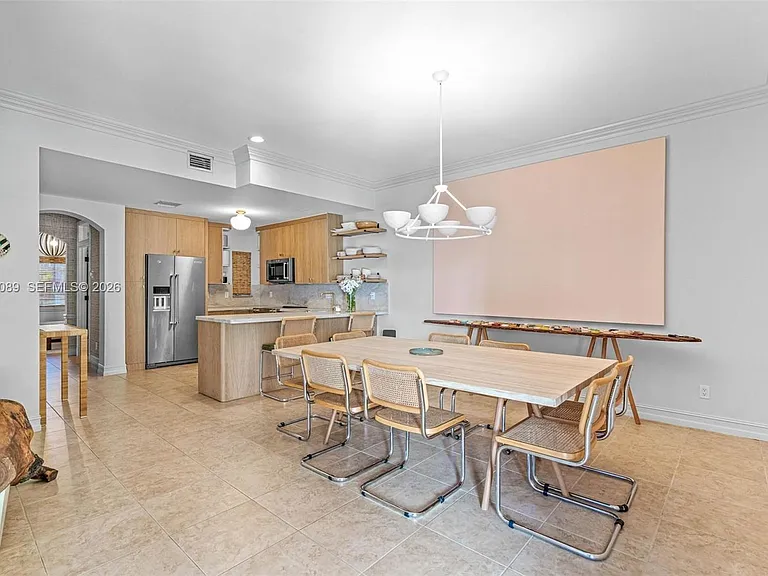 375 Plymouth Rd — Photo 10