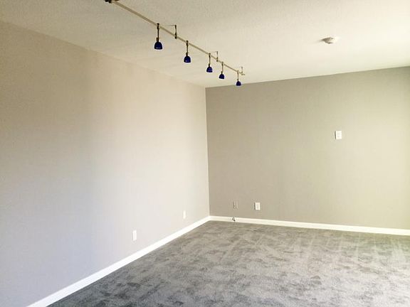 4th image of 360 The Vlg Unit 209
