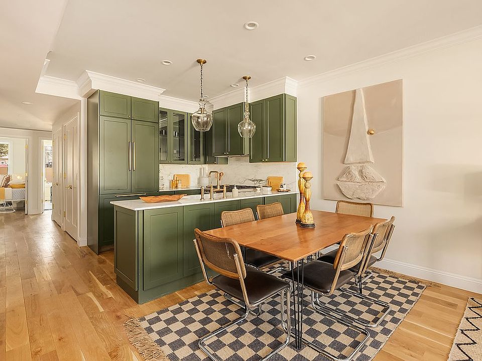 1st image of 300 5th St Unit Garden