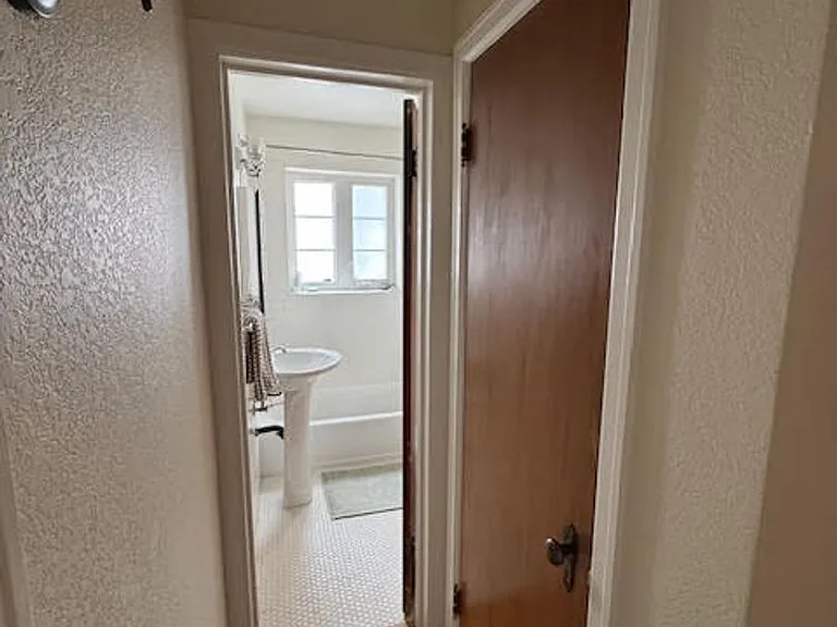 1483 Ash St #8 — Photo 14
