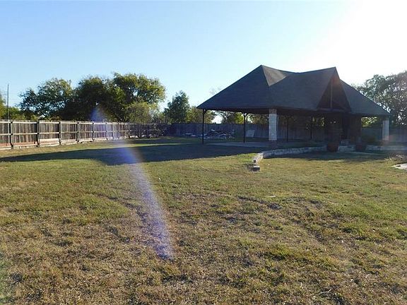 4th image of 8671 Glen Eagles Dr