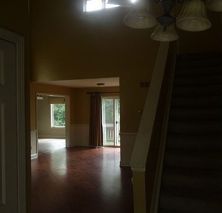 Entry/Living Room