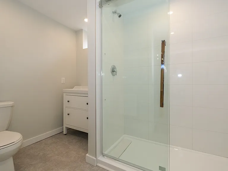 105 Indian Rd #BASEMENT — Photo 2