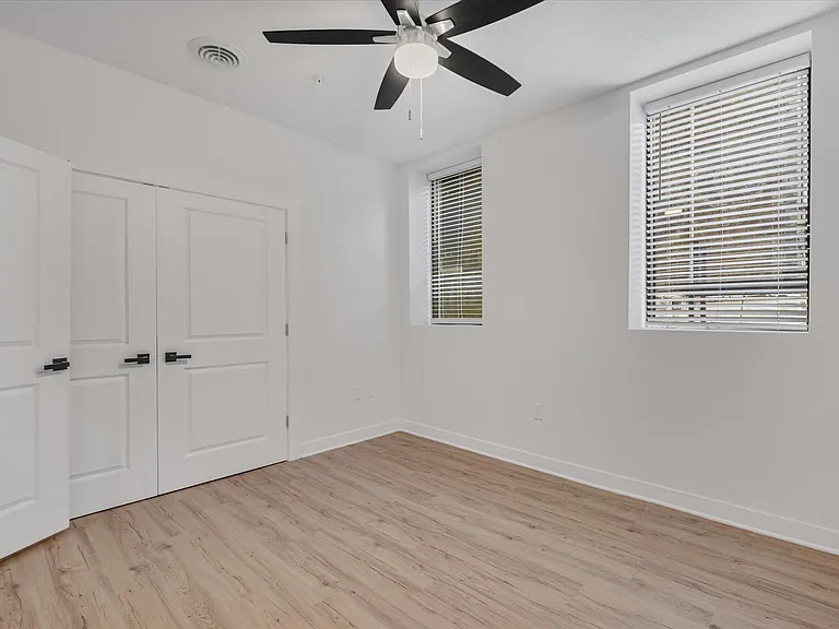 400 N Main St #203 — Photo 10