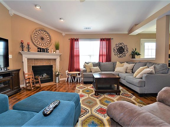 3rd image of 6011 Mayfield Ct