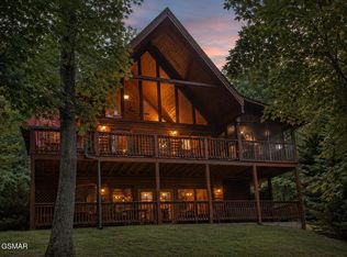 3085 Perry Circle Ln, Sevierville, TN 37862