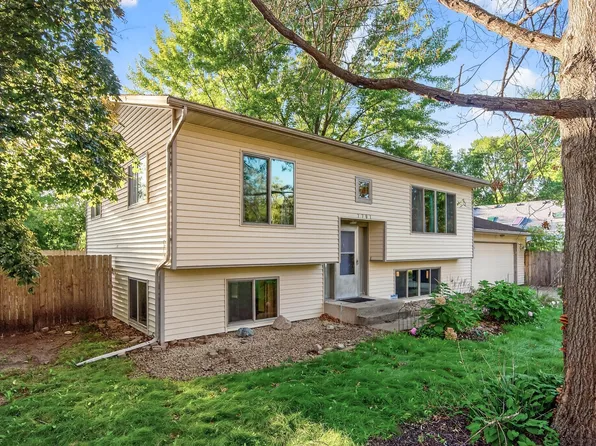 7701 Girard Ave N, Brooklyn Park, MN 55444