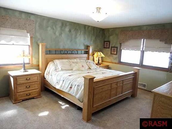 5th image of 1229 W River Dr