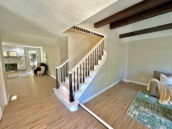 4th image of 28 Glen Echo Dr