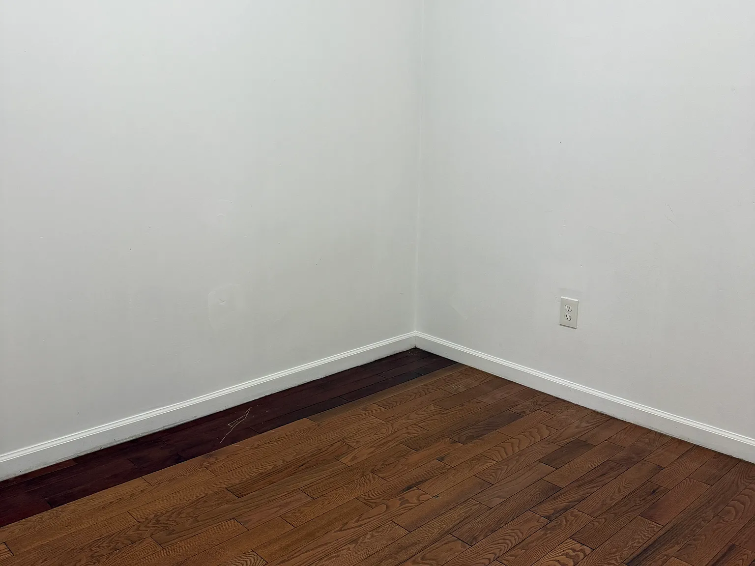 3 bed, 1000 sqft, $1,400 — Photo 2