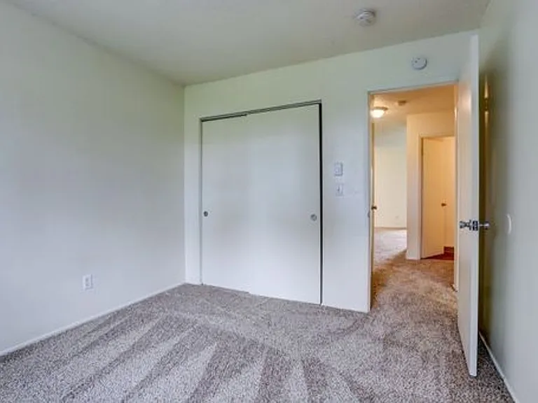 Awesome location near Salish Ponds City Park. — Photo 18