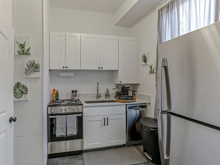 82 Price Ave #B — Photo 46