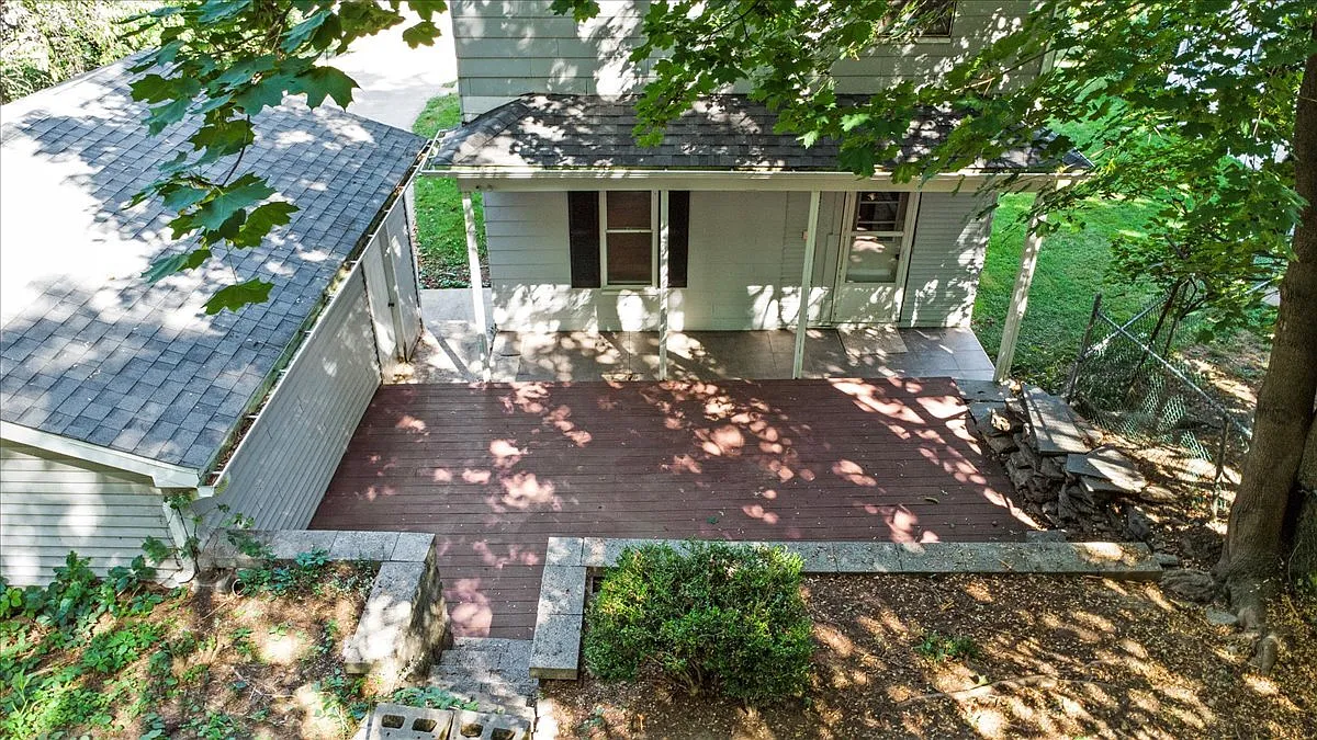 420 Center Street - 1 — Photo 2