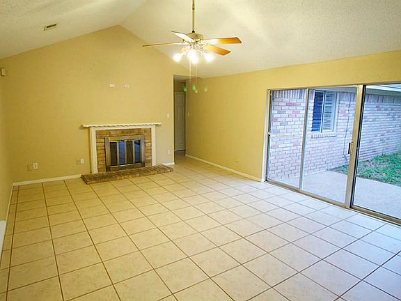 4th image of 17931 Glenledi Dr