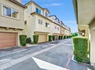 6840 De Celis Pl APT 31, Van Nuys, CA
