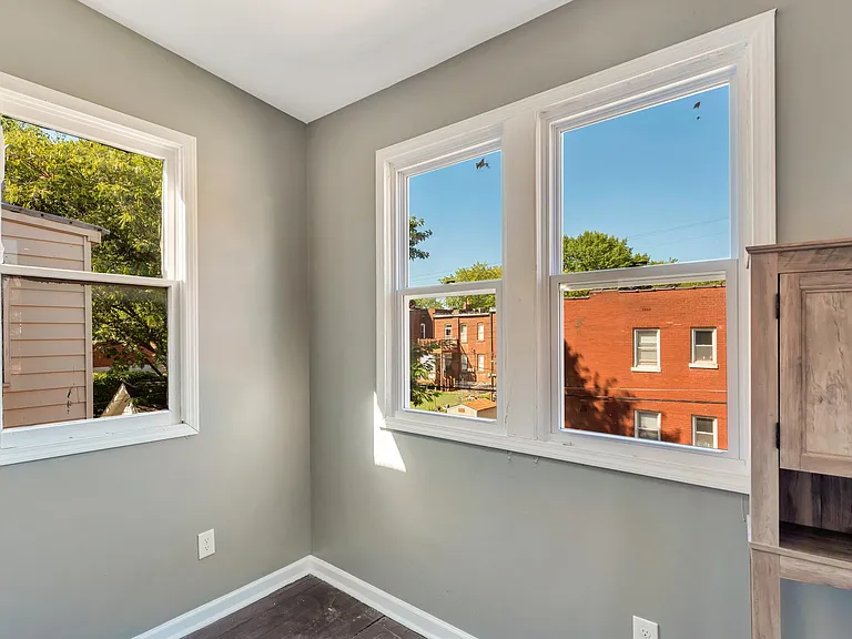 2107 Russell Blvd #2E — Photo 12