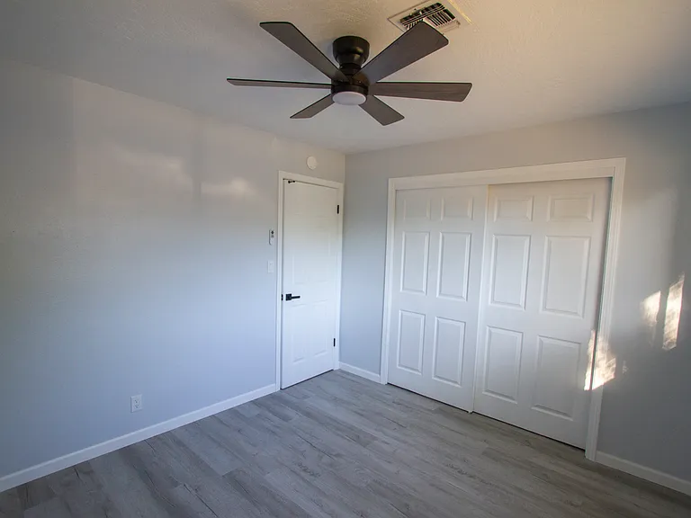 1434 Fordham Ave — Photo 9