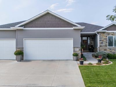 9333 Dutch Mill Ln, Lincoln, NE, 68516