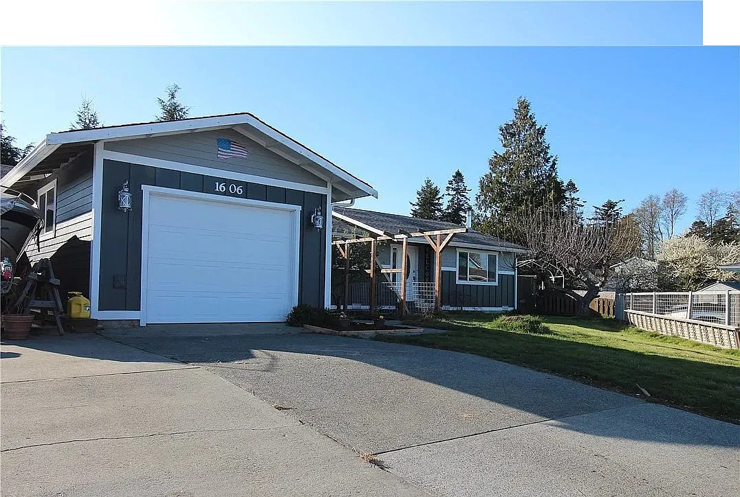 4 bed, 2.5 bath, 1464 sqft, $3,300 — Photo 2