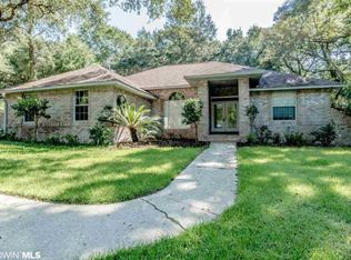 2132 Club House Dr, Lillian, AL 36549