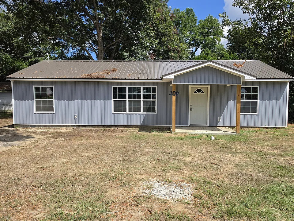 108 Demetree Rd