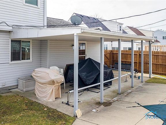 4th image of 908 Carol Cir