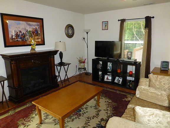 3rd image of 7706 86th Ave NE