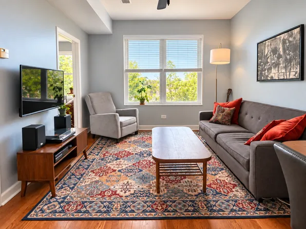2123 N Saint Louis Ave #3, Chicago, IL 60647