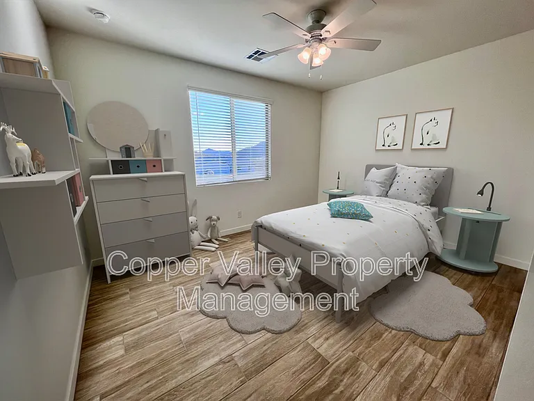 812 E Irvine Rd — Photo 12