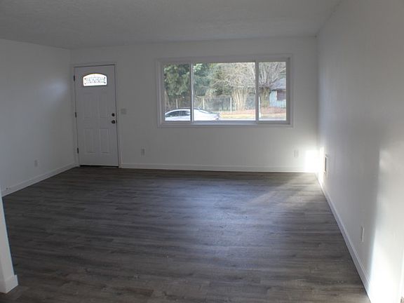 3rd image of 7201 NE 109th Ave