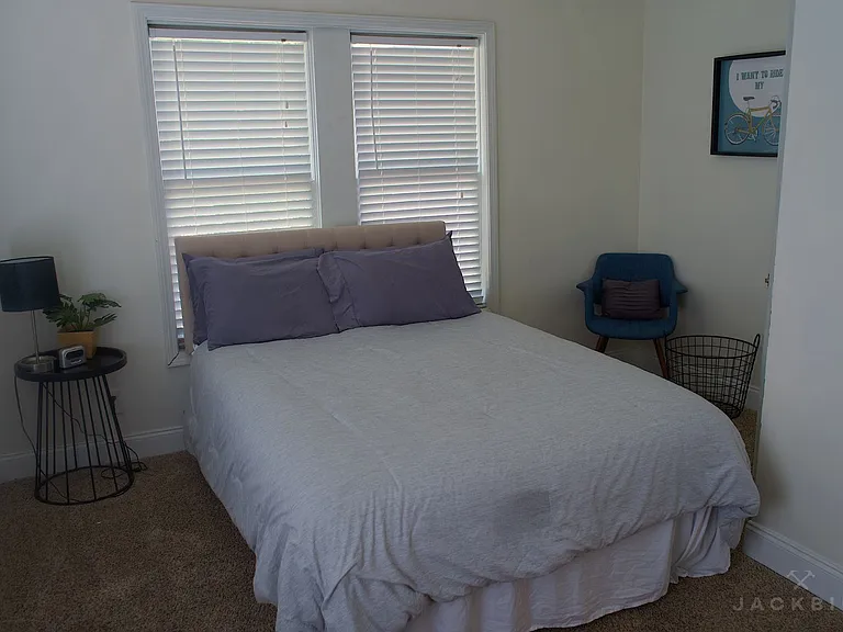 1378 Oak St SW — Photo 7